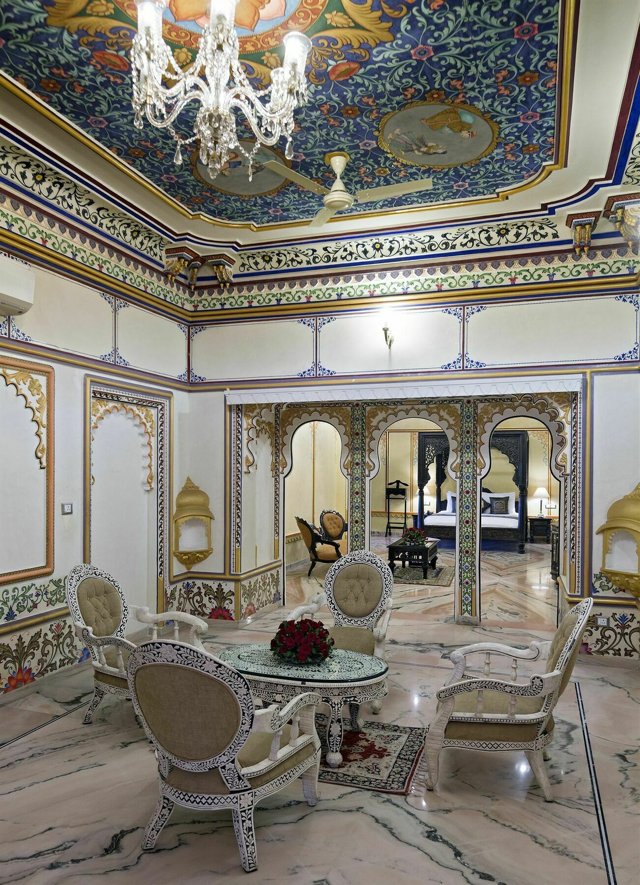 Chunda Palace Udaipur Extérieur photo